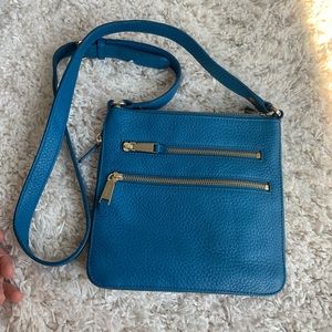 Like new Cole Haan cross body leather bag💙